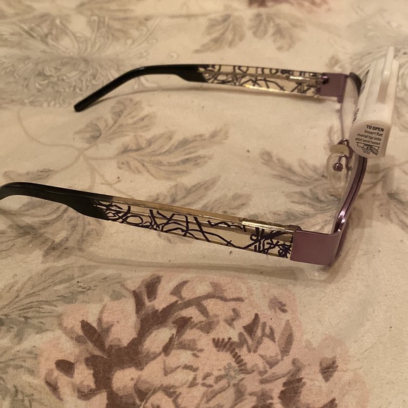 Reading glasses 🤓 - Picture 2 of 7